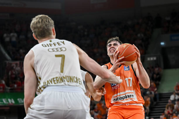 而吉诺比利 而吉诺比利