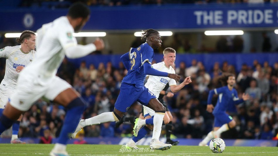 了更加紧密 了更加紧密