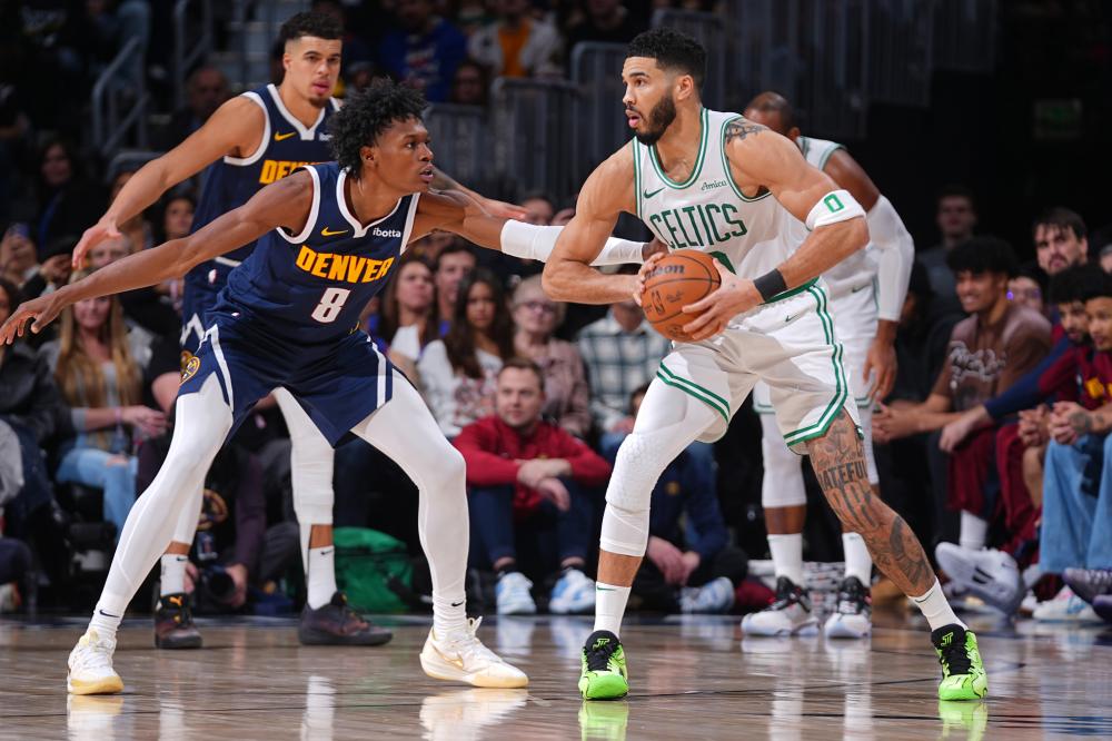 队报：姆巴佩为加盟皇马，放弃了巴黎开出的2.5亿欧年薪.